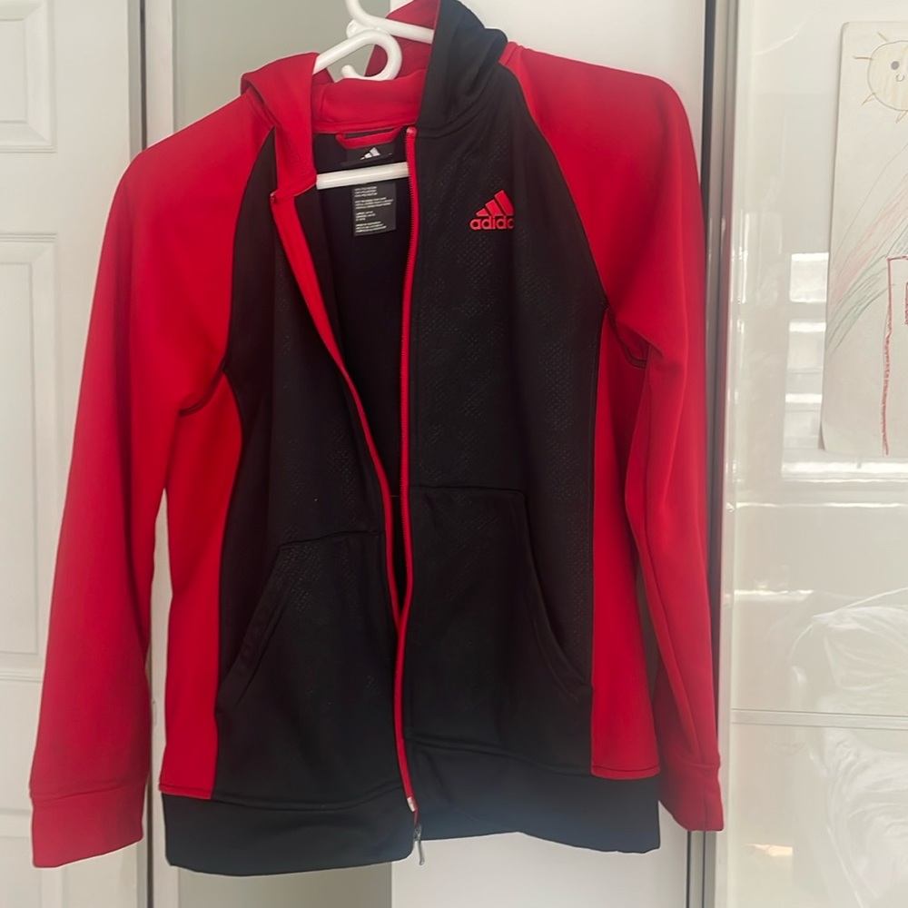 Adidas climate black and red zip up hood jacket.size L (14/16)